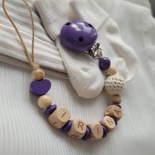 Schnullerkette mit Namen für Mädchen Herz & Häkelperle lila