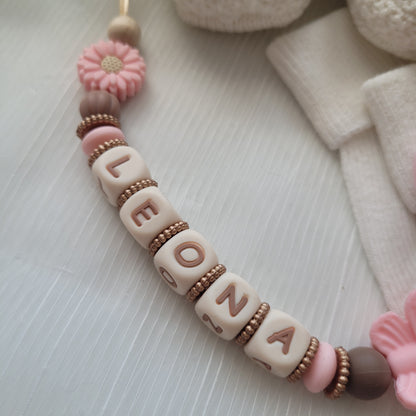 Schnullerkette mit Namen für Mädchen Schmetterling & Blume apricot braun
