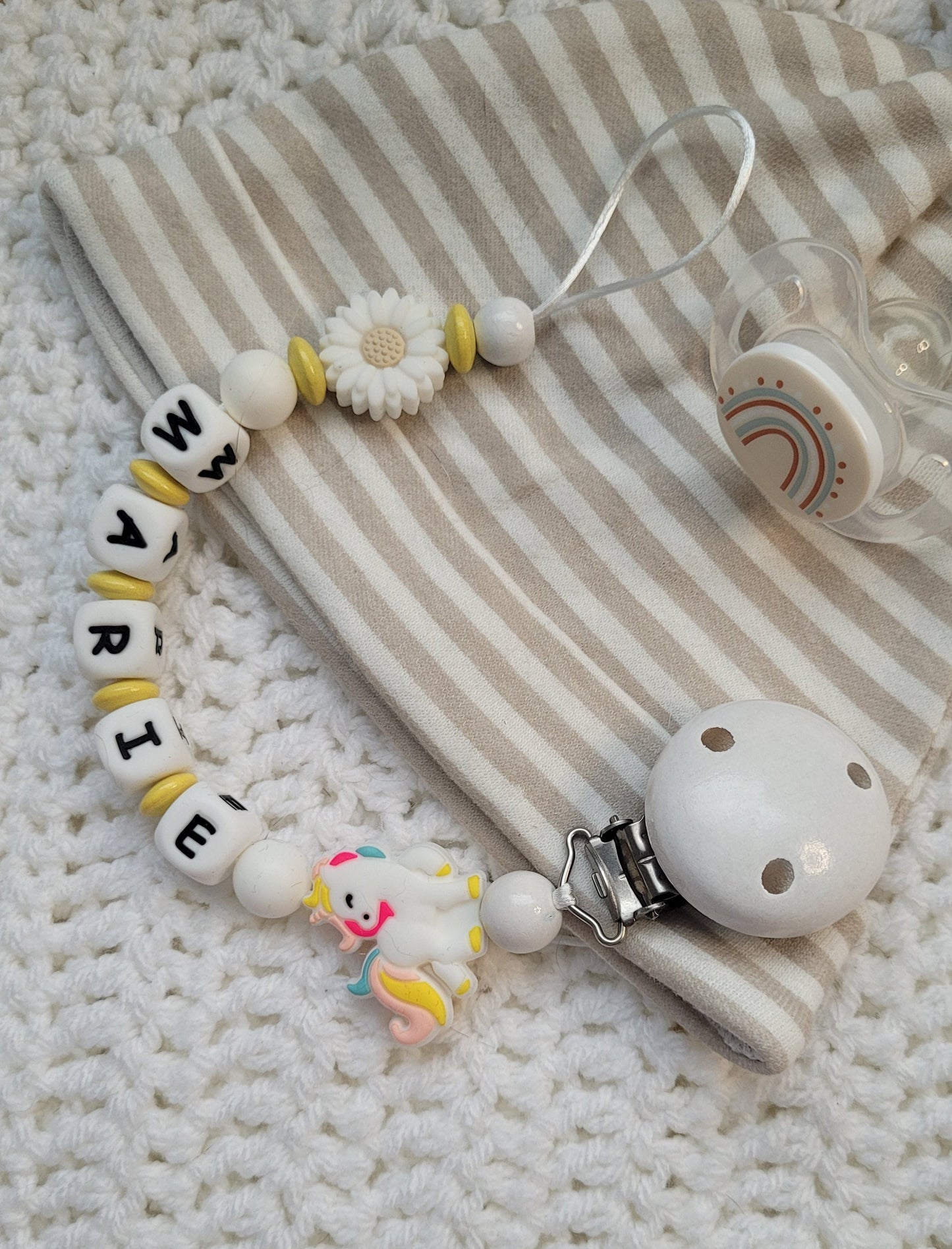 Schnullerkette mit Namen für Mädchen Einhorn & Blume gelb weiß