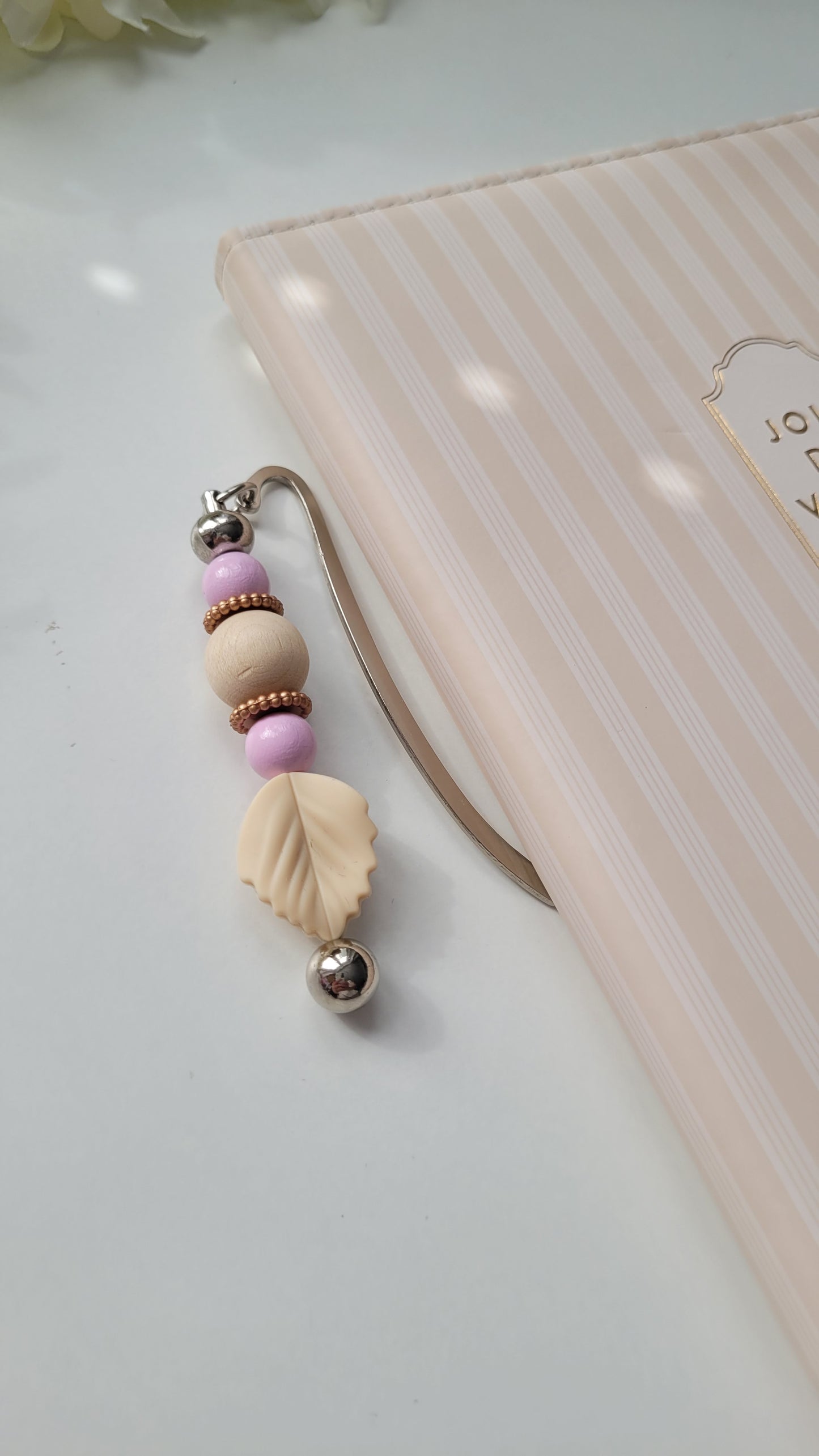 Lesezeichen Blatt rosa holz rosegold