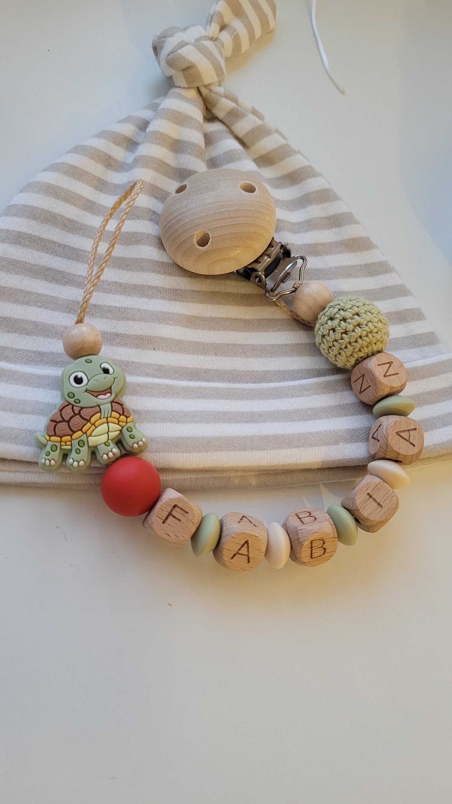Schnullerkette mit Namen für Jungen Schildkröte rost grün holz