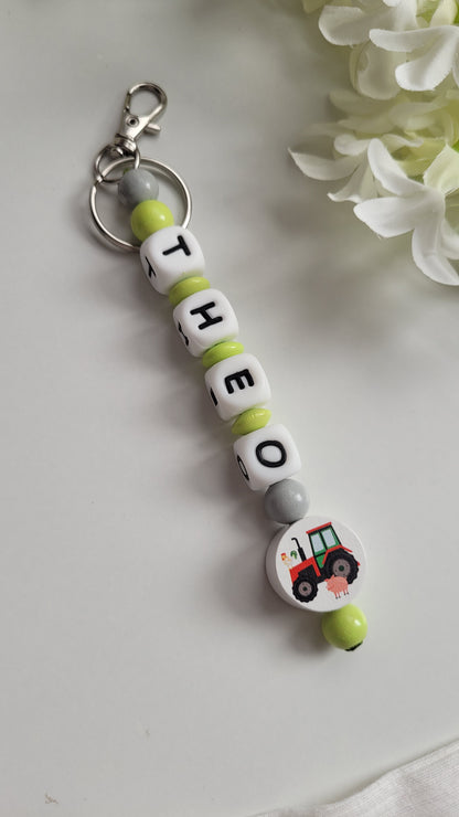 Schlüsselanhänger mit bis zu 3 Namen Traktor
