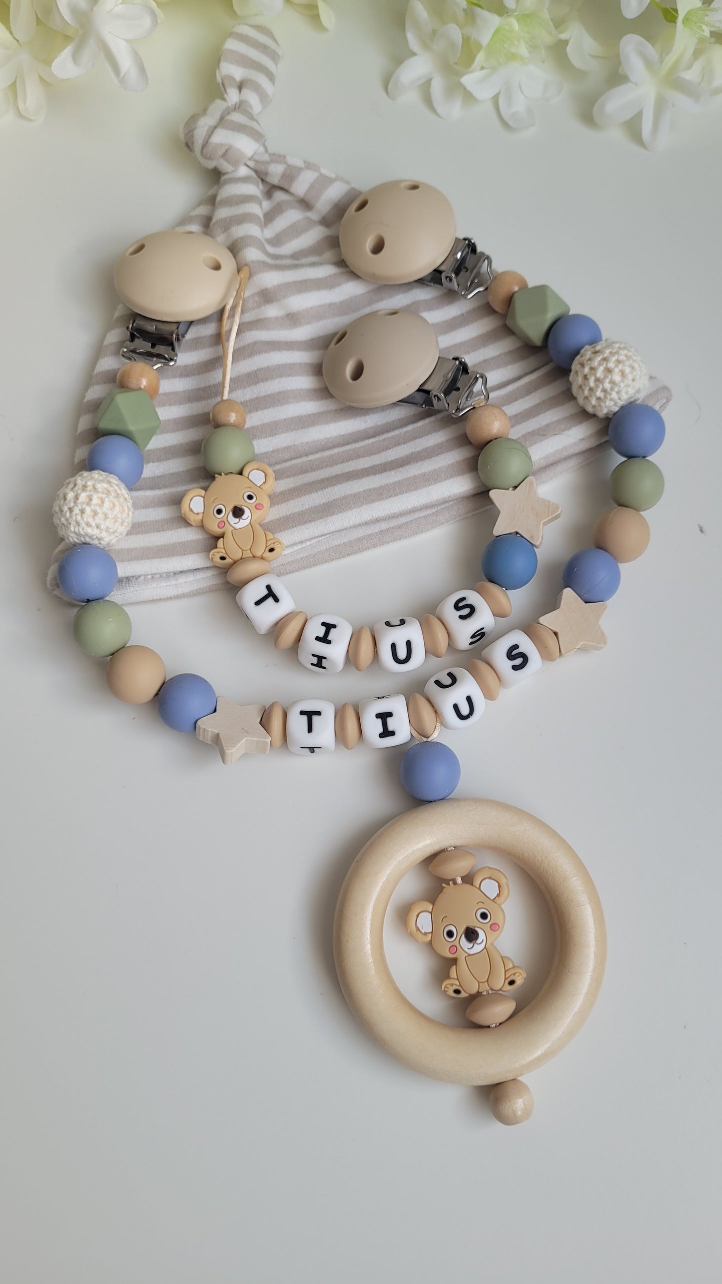 3tlg.Set Schnullerkette Kinderwagenkette & Greifring mit Namen Koala beige blau grün