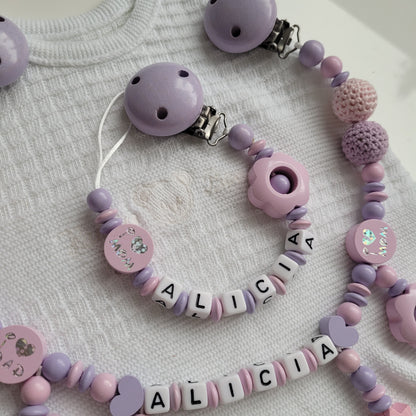 Kinderwagenkette & Schnullerkette mit Namen für Mädchen  Maus flieder rosa i love Mom und I love Dad Wendemotiv