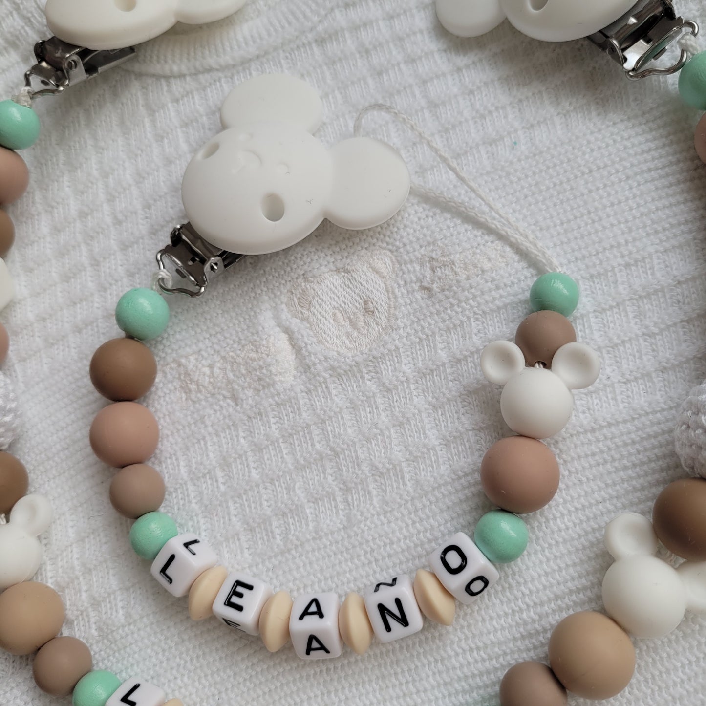 Kinderwagenkette & Schnullerkette mit Namen *Maus* beige weiss mint