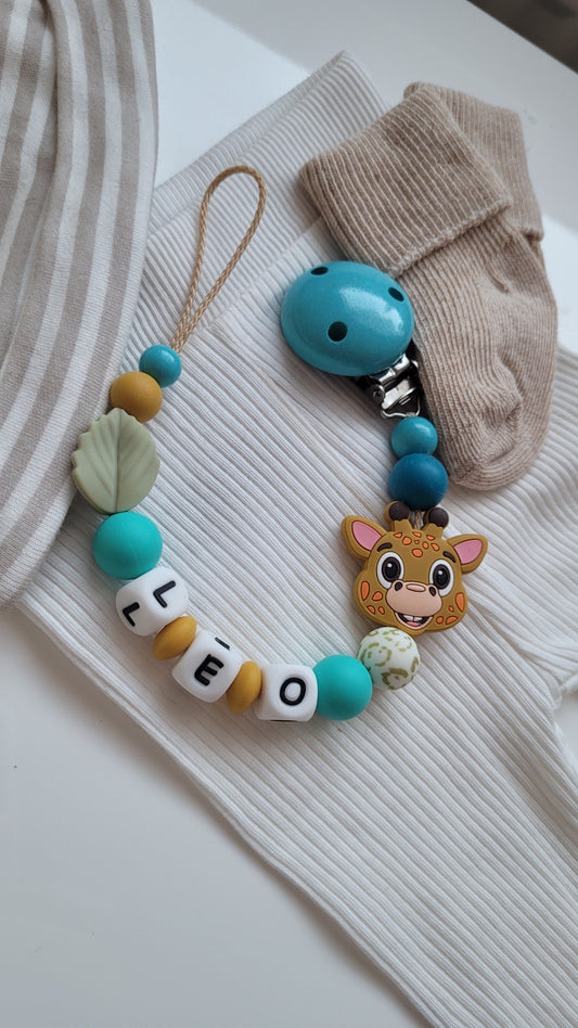 Schnullerkette für Jungen mit Namen Giraffe türkis