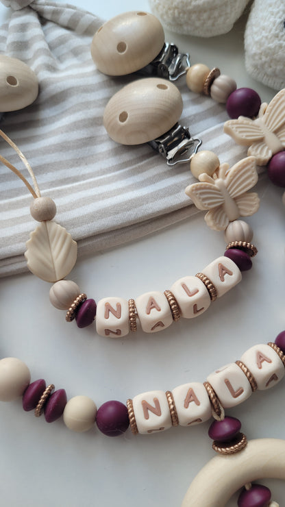 Kinderwagenkette & Schnullerkette Set mit Namen Schmetterling Blatt goldene Scheiben bordeaux beige braun Silikon Holz | personalisiert